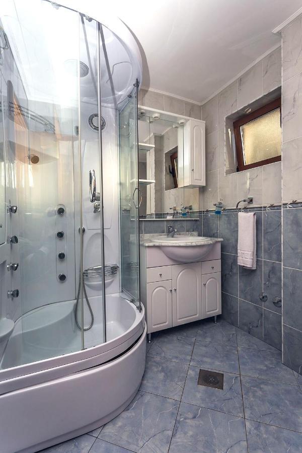 Villa M Dobra Voda Phòng bức ảnh